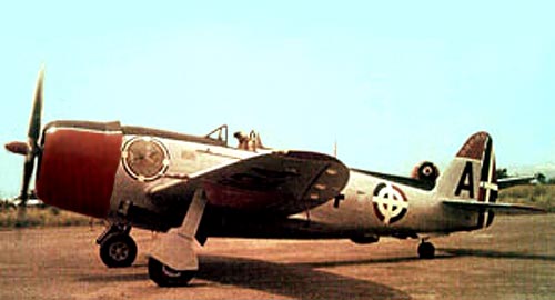 F-47D da Rep&uacute;blica Dominicana taxiando a pista