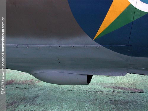 carenagem protetora da sa&iacute;da de ar do turbo supercompressor